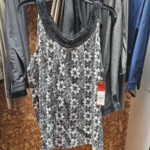 Floral Black and White Women's Size Large Sleevless Top With Crochet Detail